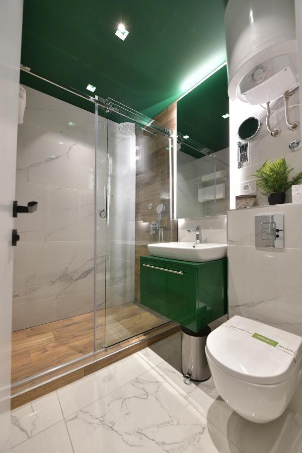 Royal Wellness And Spa Рума Екстериор снимка