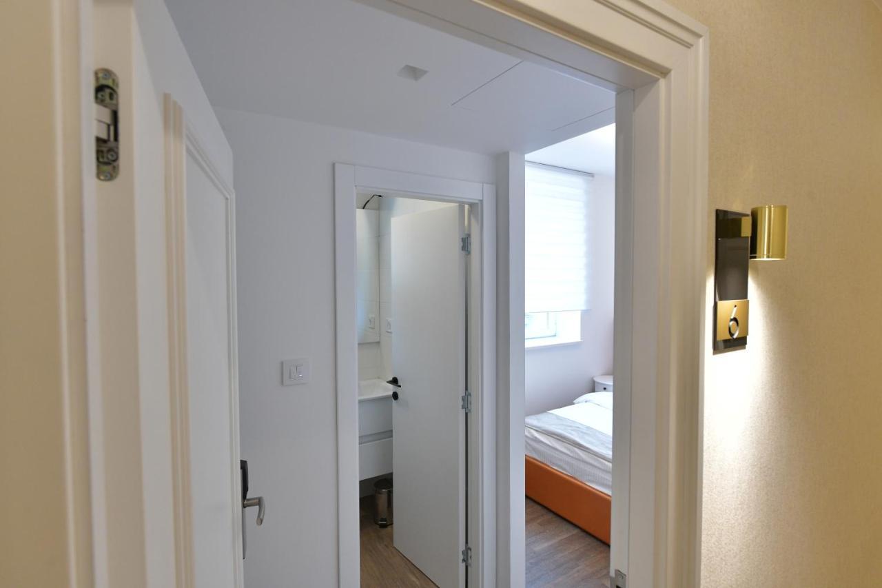 Royal Wellness And Spa Рума Екстериор снимка