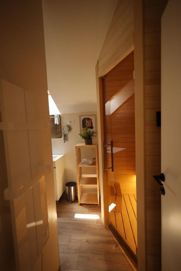 Royal Wellness And Spa Рума Екстериор снимка