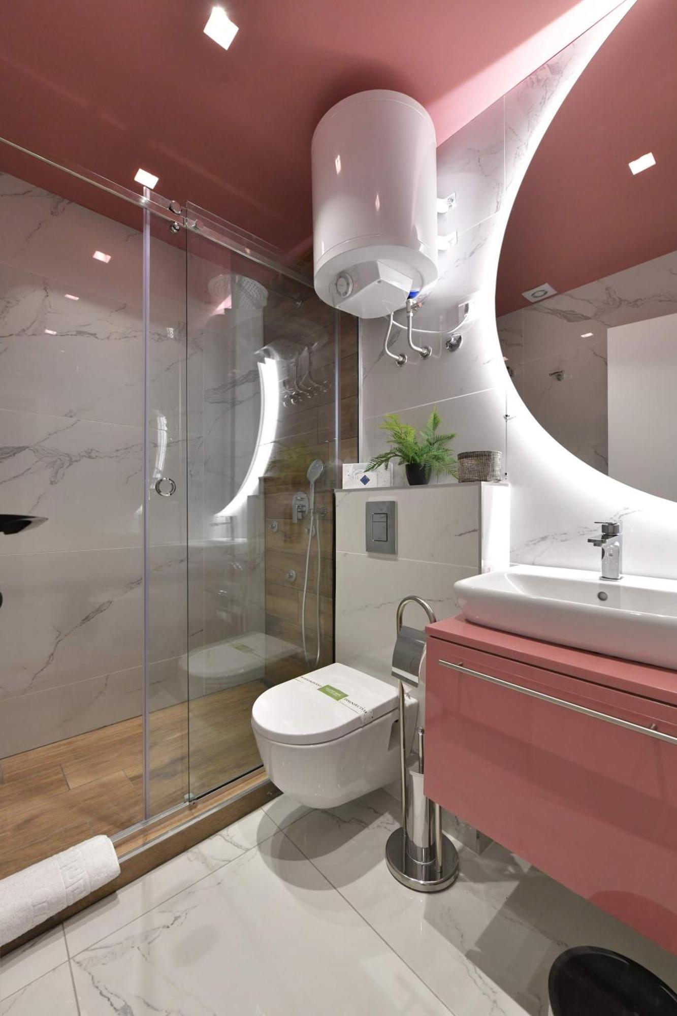 Royal Wellness And Spa Рума Екстериор снимка